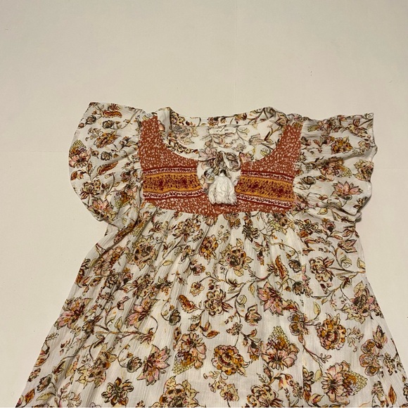 ⭐️ Maurices floral top size small - Picture 3 of 7